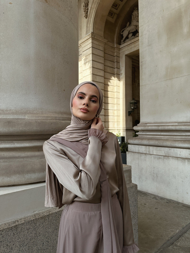 Yasmina Palazzo set