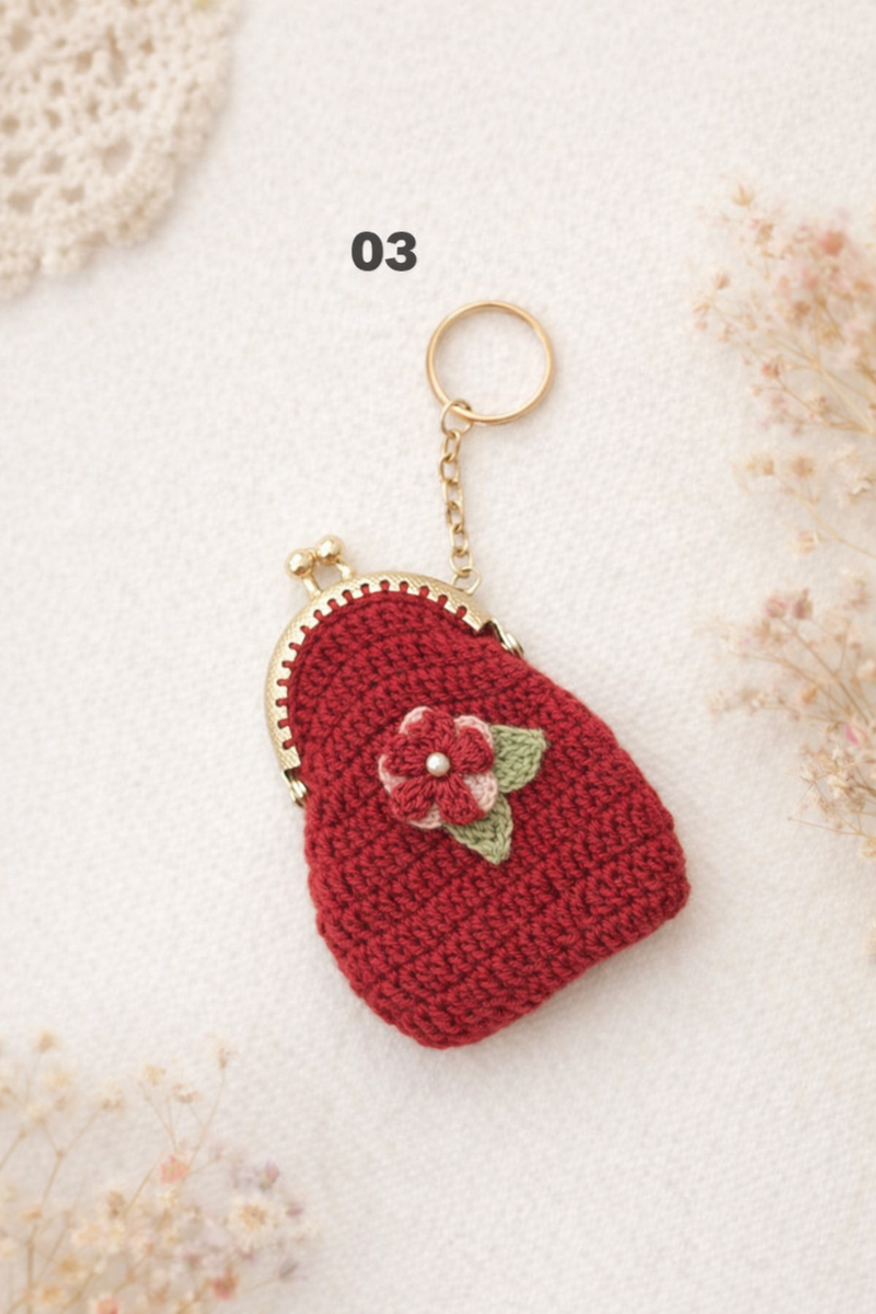 Chic Handcrafted Crochet Mini Bag with Bronze Clasp
